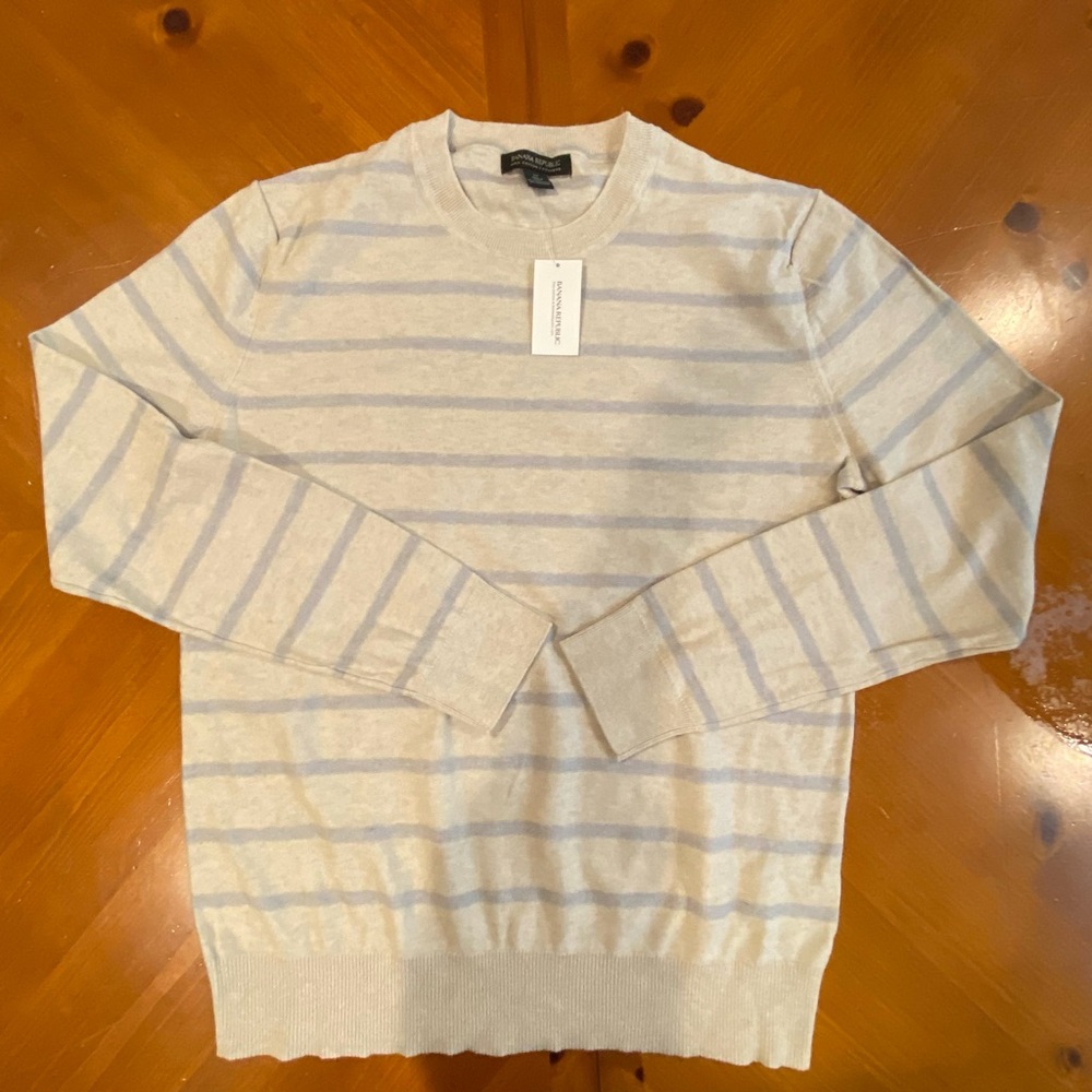 Banana republic, Striped gray and light blue stripes, lightweight Sweater
